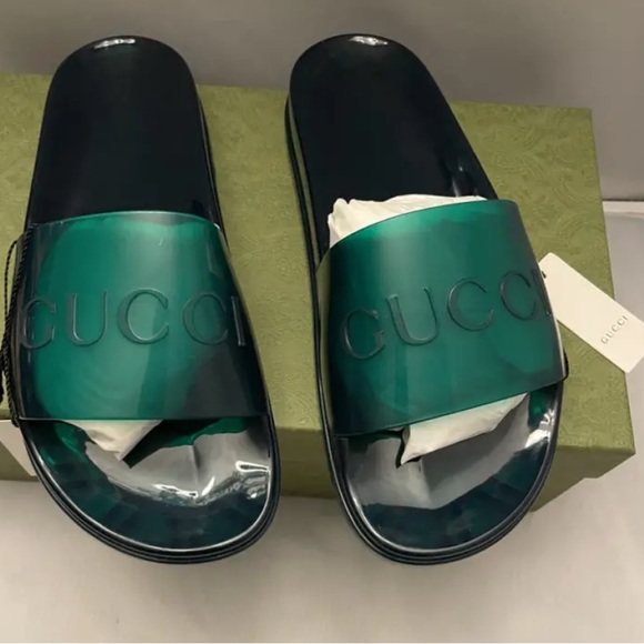 Gucci rubber Emerald men’s slides - Picture 2 of 5